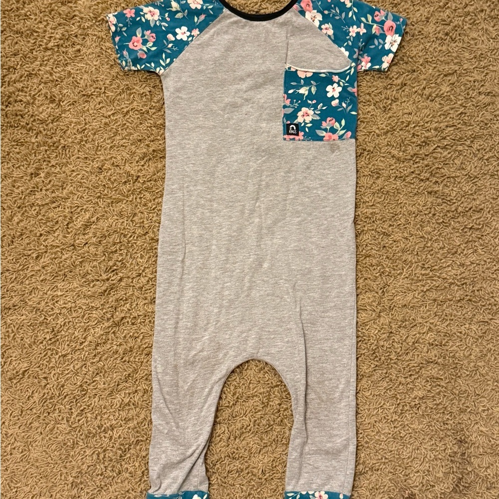 Rags to Raches romper size 3/4